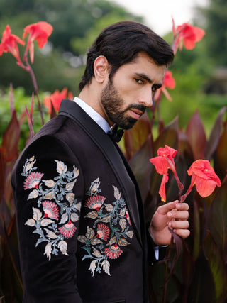 BLACK VELVET KALA TUXEDO