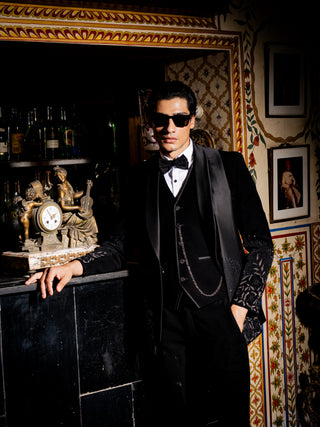 SALEM BLACK REGENT TUXEDO